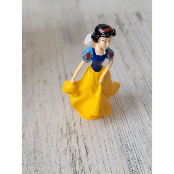 Snow White dance princess mini Disney Pixar toy figure - Picture 2 of 5